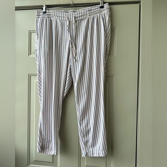 Torrid Relaxed Taper Stretch Challis High-Rise Tie-Front Pant Size 1 - Picture 6 of 9